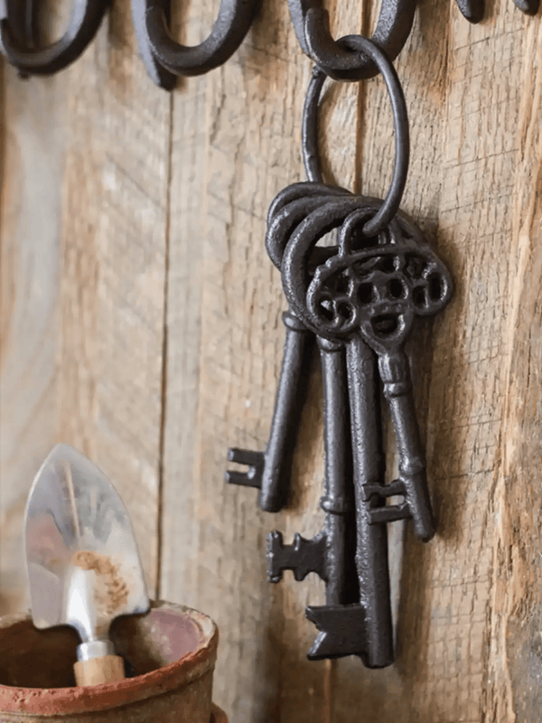 Farmhouse Vintage Key Wall Accent